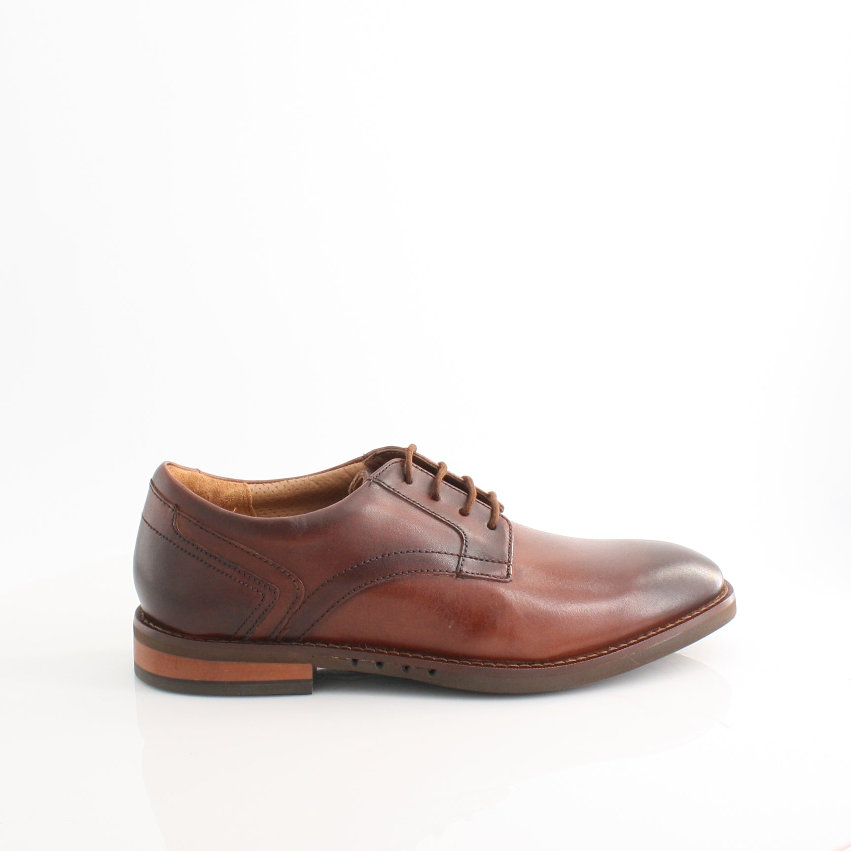 CLARKS Un Hugh Lace